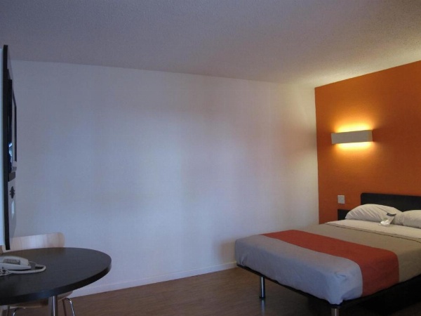 Motel 6 Baltimore MD image 13