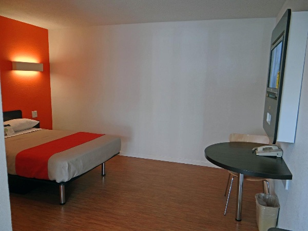 Motel 6 Baltimore MD image 4